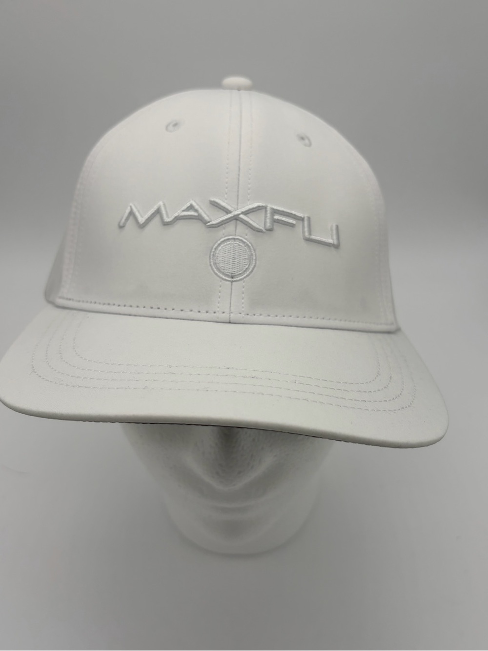 MAXFU Men's White Embroidered Logo Golf Cap